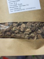 Kuivatatud Kalgani juur. 6